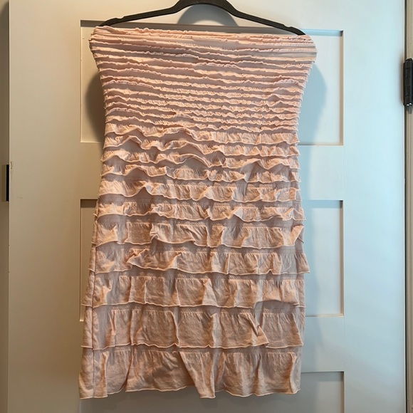 Pink ruffle tiered dress - Picture 2 of 3